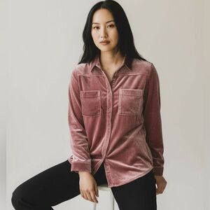 Umgee USA Women’s Pink Velvet Button Down Shirt. Size S. SKU 315